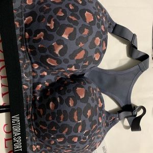 Sport bra- Victoria’s Secret NWT